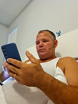 Snapshot of cubanitofeliz40 chatting on 21, 10, 2025 cubanitofeliz40 online show from 21, 10, 2025