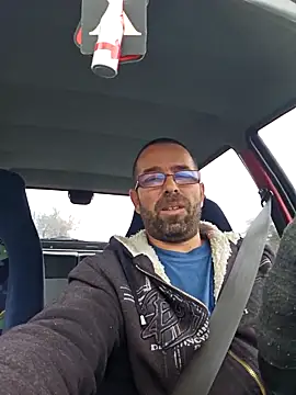 Snapshot of Thomas043 chatting on 23, 11, 2025 Thomas043 online show from 23, 11, 2025