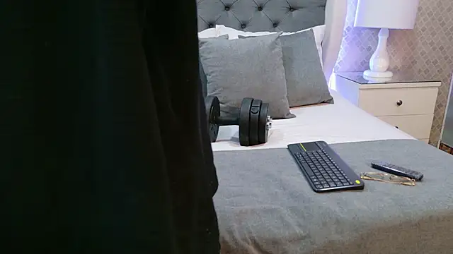 Snapshot of ZoeKrug chatting on 8, 1, 2026 ZoeKrug online show from 8, 1, 2026