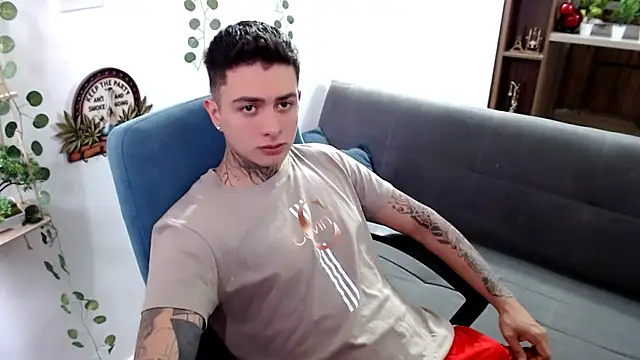 Snapshot of santii_ss chatting on 23, 3, 2026 santii ss online show from 23, 3, 2026