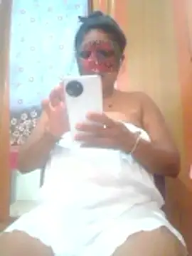 Snapshot of boosypussy chatting on 8, 4, 2026 boosypussy online show from 8, 4, 2026