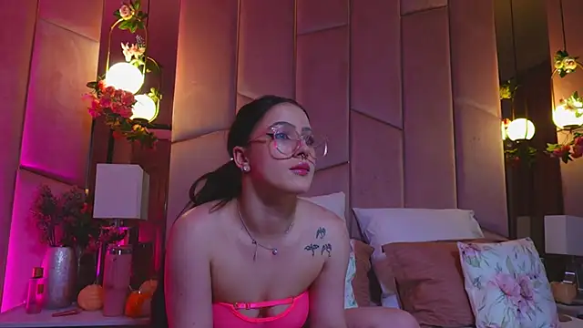 Snapshot of LucyLextonX chatting on 18, 3, 2026 LucyLextonX online show from 18, 3, 2026