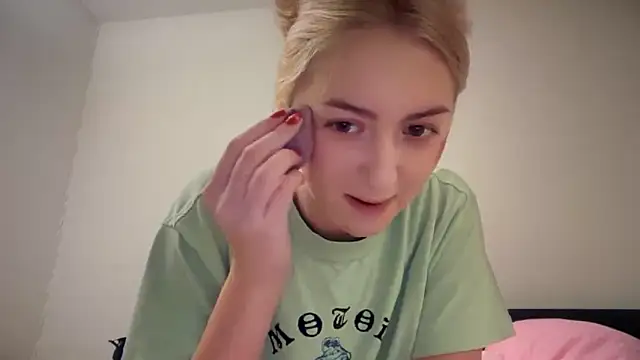 Kitty Swetty online show from 7, 1, 2026