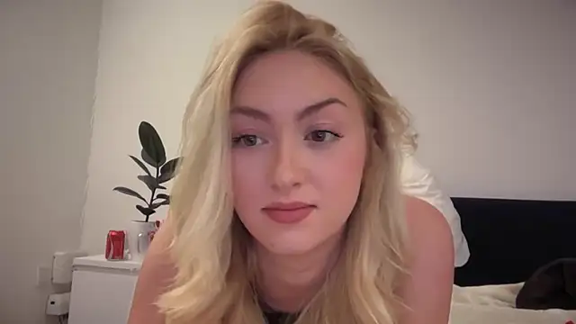 Snapshot of Kitty_Swetty chatting on 10, 3, 2026 Kitty Swetty online show from 10, 3, 2026