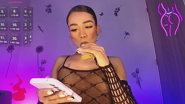 Snapshot of Barbydominant_fetish chatting on 5, 3, 2026 Barbydominant fetish online show from 5, 3, 2026