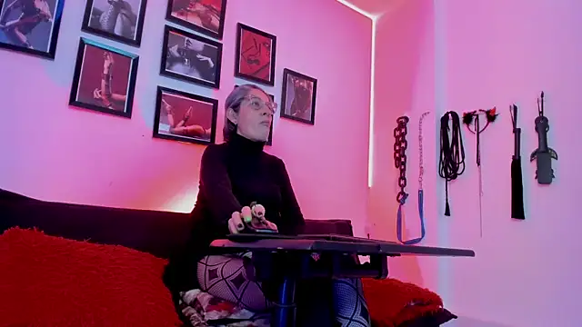 MistressNyx cg online show from 6, 11, 2025