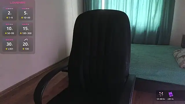 Laura Gol online show from 12, 11, 2025