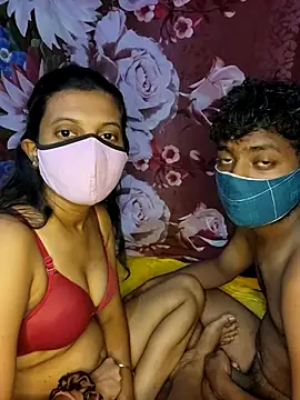 Snapshot of horny_coupl chatting on 23, 9, 2025 horny coupl online show from 23, 9, 2025