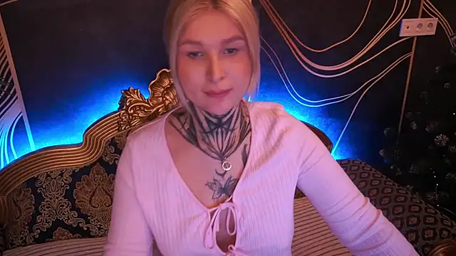 IvyLaurent online show from 18, 12, 2025