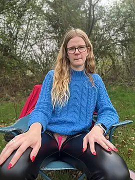 Snapshot of Bikergirl_97 chatting on 16, 4, 2026 Bikergirl 97 online show from 16, 4, 2026