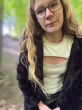 Snapshot of Bikergirl_97 chatting on 28, 4, 2026 Bikergirl 97 online show from 28, 4, 2026