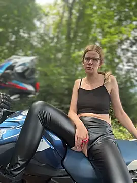Bikergirl 97 online show from 17, 7, 2026