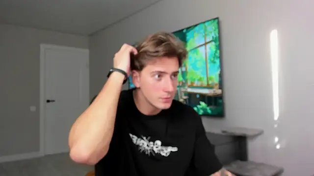 Snapshot of DaniHort chatting on 24, 2, 2026 DaniHort online show from 24, 2, 2026