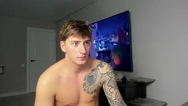 Snapshot of DaniHort chatting on 4, 4, 2026 DaniHort online show from 4, 4, 2026