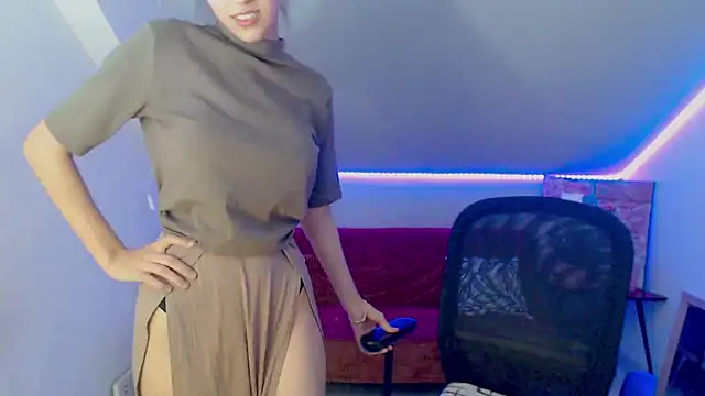 Snapshot of BonniePearson chatting on 16, 9, 2025 BonniePearson online show from 16, 9, 2025