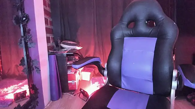 Snapshot of Katyuska_Sg1 chatting on 14, 12, 2025 Katyuska Sg1 online show from 14, 12, 2025