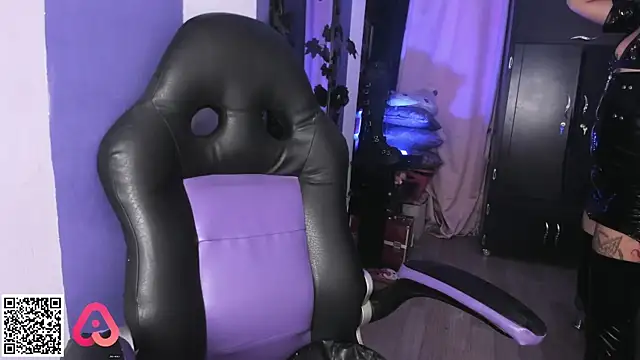 Snapshot of Katyuska_Sg1 chatting on 8, 4, 2026 Katyuska Sg1 online show from 8, 4, 2026