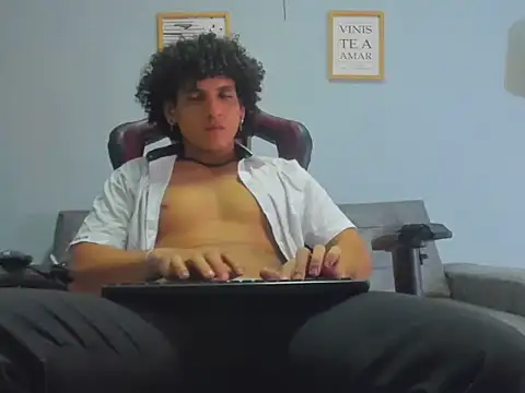 Snapshot of Xfire_boy69 chatting on 9, 9, 2025 Xfire boy69 online show from 9, 9, 2025