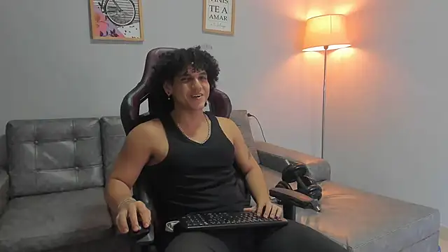 Snapshot of Xfire_boy69 chatting on 12, 9, 2025 Xfire boy69 online show from 12, 9, 2025