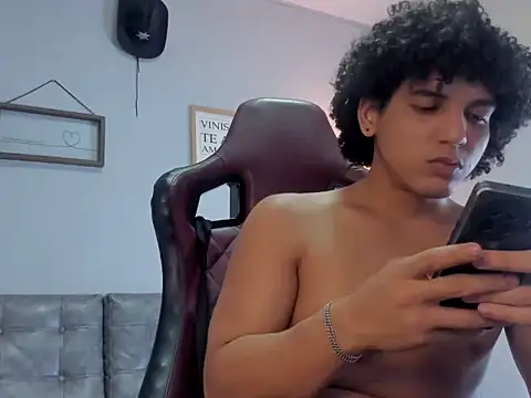 Snapshot of Xfire_boy69 chatting on 20, 9, 2025 Xfire boy69 online show from 20, 9, 2025