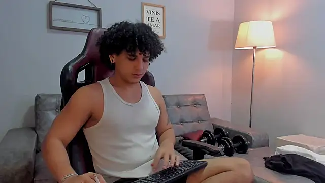 Snapshot of Xfire_boy69 chatting on 30, 9, 2025 Xfire boy69 online show from 30, 9, 2025