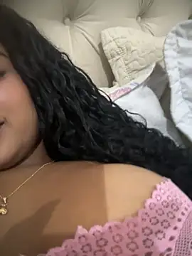 Snapshot of bianca090 chatting on 25, 10, 2025 bianca090 online show from 25, 10, 2025