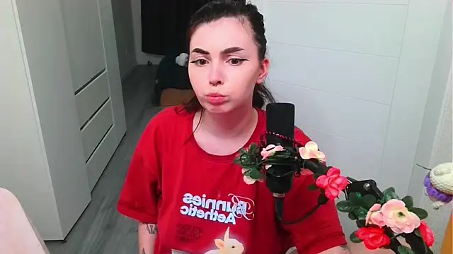 Snapshot of peachyness chatting on 26, 4, 2026 peachyness online show from 26, 4, 2026