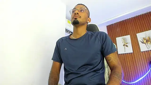 Snapshot of Darwin_mayo chatting on 23, 4, 2026 Darwin mayo online show from 23, 4, 2026