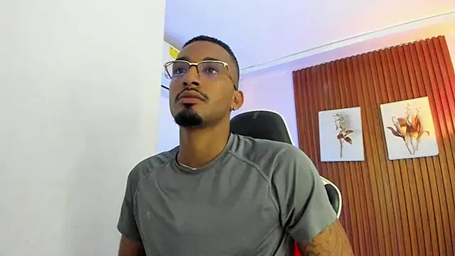 Snapshot of Darwin_mayo chatting on 30, 4, 2026 Darwin mayo online show from 30, 4, 2026