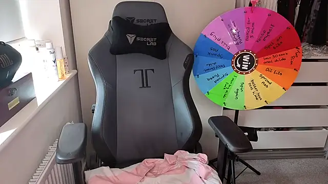 Lilly-Luscious online show from 28, 3, 2026