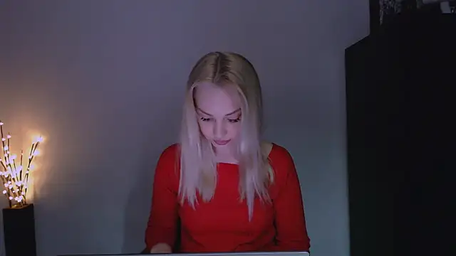 Snapshot of Lia_noo_regrets chatting on 6, 4, 2026 Lia noo regrets online show from 6, 4, 2026