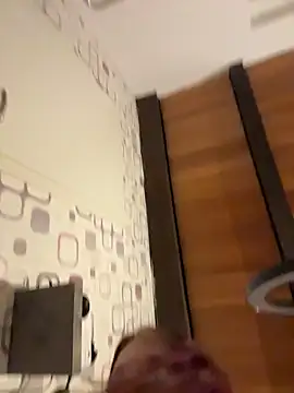 Snapshot of SweetTeenGirl chatting on 6, 4, 2026 SweetTeenGirl online show from 6, 4, 2026