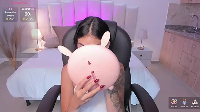 Snapshot of miranda_crawfor chatting on 26, 11, 2025 miranda crawfor online show from 26, 11, 2025