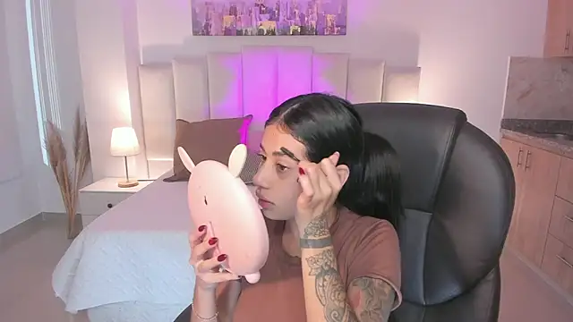 Snapshot of miranda_crawfor chatting on 2, 12, 2025 miranda crawfor online show from 2, 12, 2025