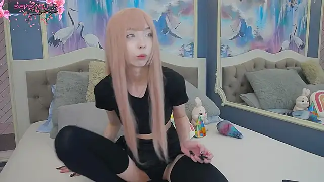 Evelyn Neal online show from 4, 12, 2025