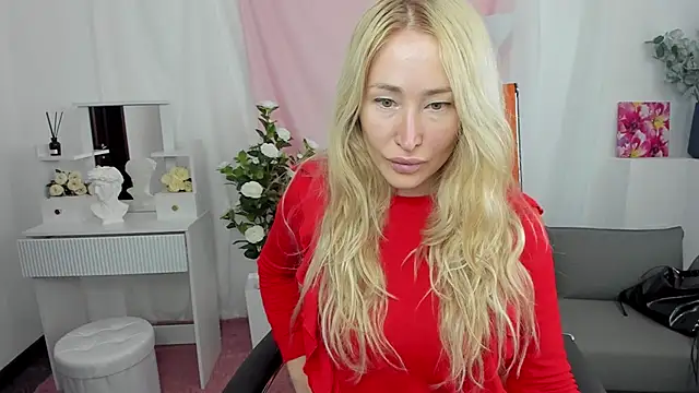 Snapshot of AstraMonroe chatting on 19, 4, 2026 AstraMonroe online show from 19, 4, 2026