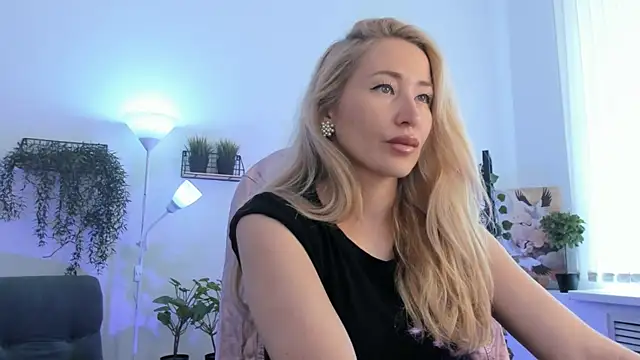 Snapshot of AstraMonroe chatting on 30, 4, 2026 AstraMonroe online show from 30, 4, 2026