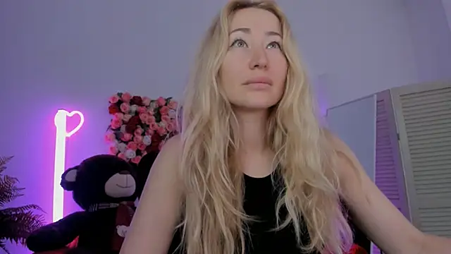 Snapshot of AstraMonroe chatting on 4, 6, 2026 AstraMonroe online show from 4, 6, 2026