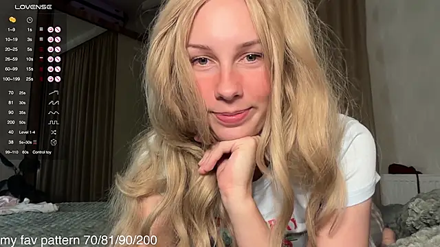 Snapshot of aetherlan chatting on 25, 11, 2025 aetherlan online show from 25, 11, 2025