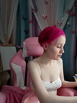 Snapshot of Fuzzy_Unicorn chatting on 17, 11, 2025 Fuzzy Unicorn online show from 17, 11, 2025