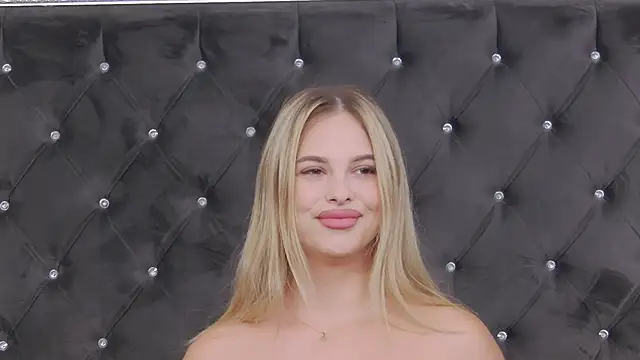 Snapshot of Ellsa_Jean_ chatting on 10, 9, 2025 Ellsa Jean online show from 10, 9, 2025