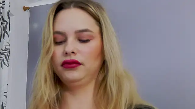 Snapshot of Ellsa_Jean_ chatting on 9, 10, 2025 Ellsa Jean online show from 9, 10, 2025