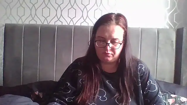 Curvy OliviaXX online show from 3, 4, 2026