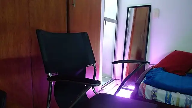 Snapshot of joacob00m chatting on 21, 11, 2025 joacob00m online show from 21, 11, 2025