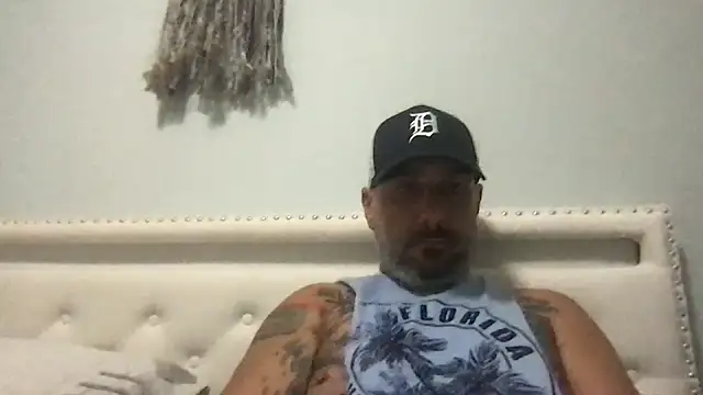 tattedNitalian online show from 2, 11, 2025