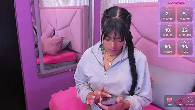 EmmaEbony  online show from 25, 11, 2025