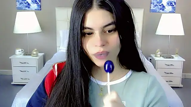 Snapshot of maddissonivanova chatting on 19, 9, 2025 maddissonivanova online show from 19, 9, 2025