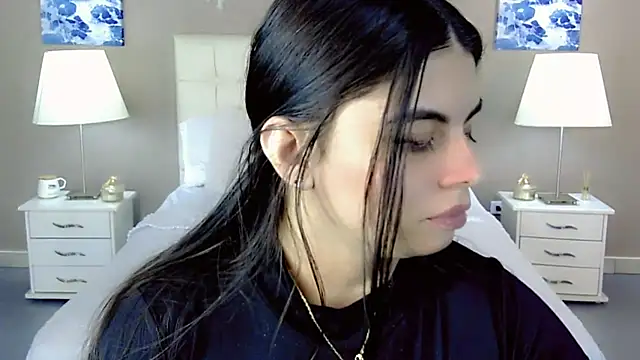 Snapshot of maddissonivanova chatting on 25, 9, 2025 maddissonivanova online show from 25, 9, 2025