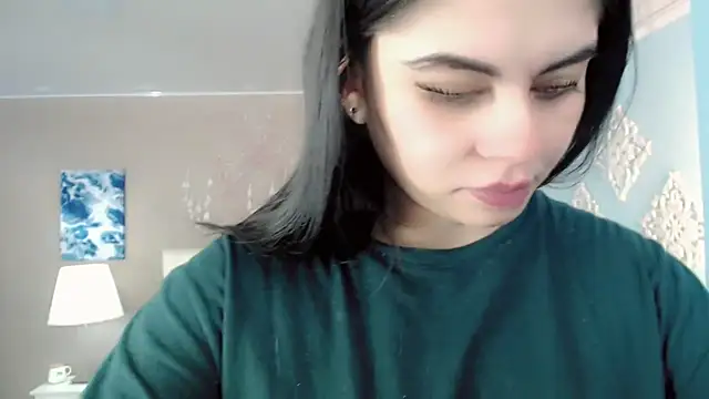 Snapshot of maddissonivanova chatting on 14, 10, 2025 maddissonivanova online show from 14, 10, 2025