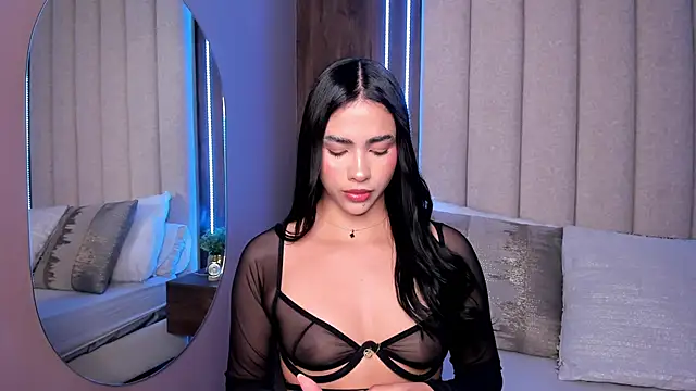 LucySalvatore  online show from 27, 11, 2025